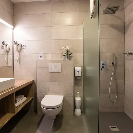 Gostilna In Pri Lesniku 3*