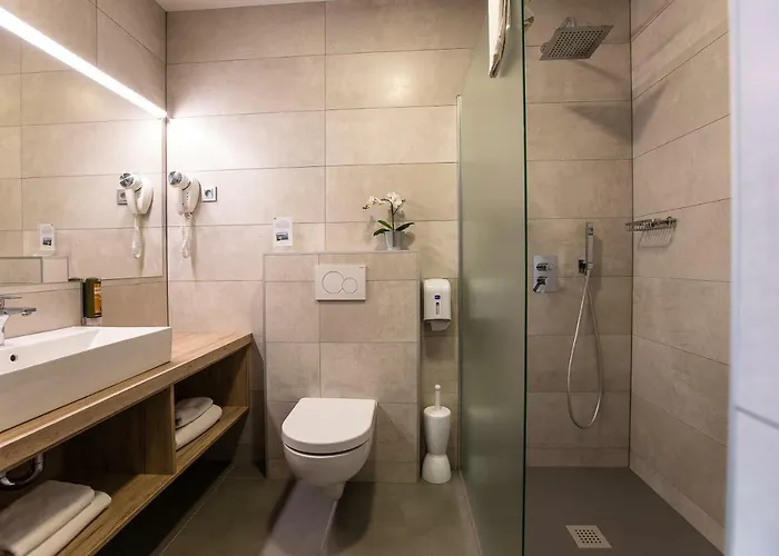 Gostilna In Pri Lesniku 3*